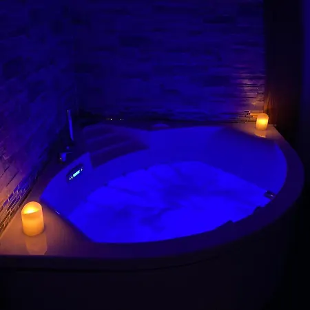 Konukevi Desirad Spa Privatif Et Piscine Couverte *