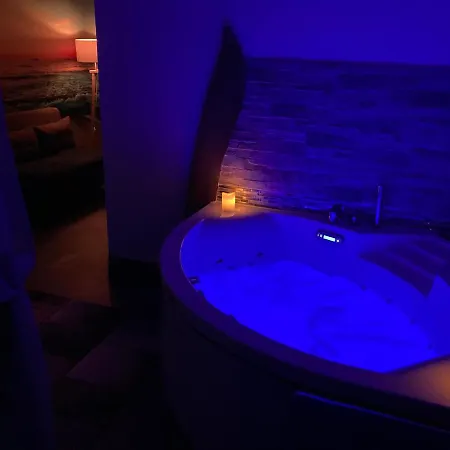 Desirad Spa Privatif Et Piscine Couverte Konukevi La Clisse
